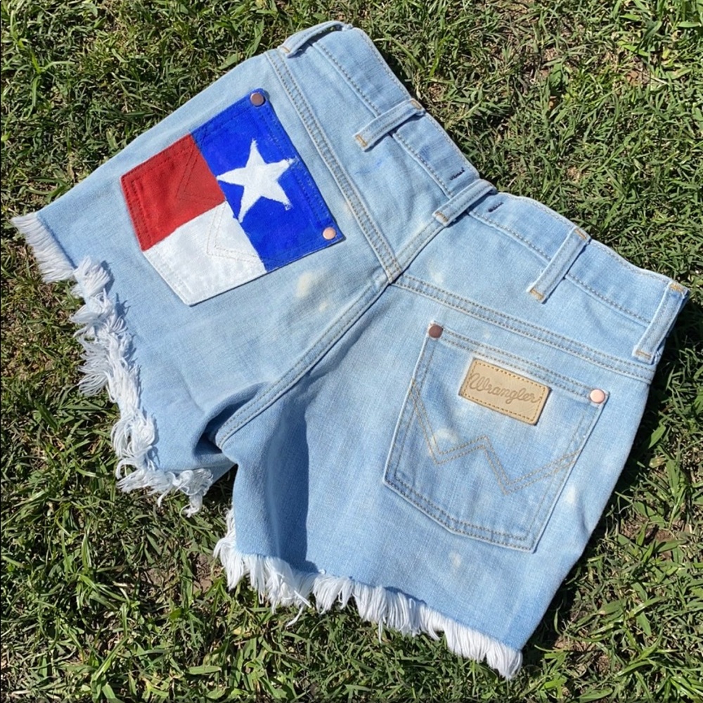 Size 25 wrangler shorts